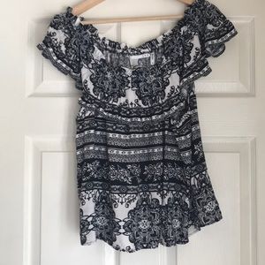 LUQ Off the shoulder top